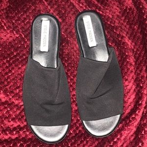 Steve Madden black platform wedge